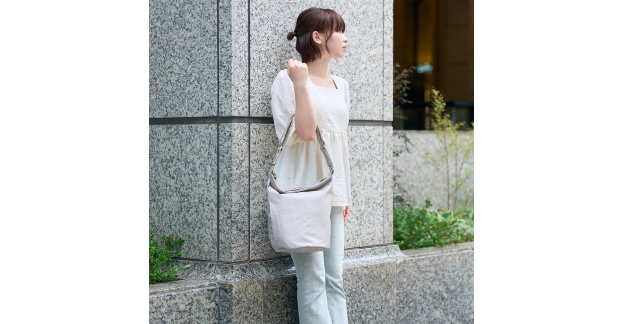 豊岡鞄 TUTUMU colon Grinza S4800GR グレージュ / 2way ショルダーバッグ トートバッグ 肩掛け 手提げ おしゃれ 軽量 撥水 収納力 B5ノート収納 レディース 高級感 カジュアル シンプル デザイン 無地 コロン クリンザ 木和田正昭商店