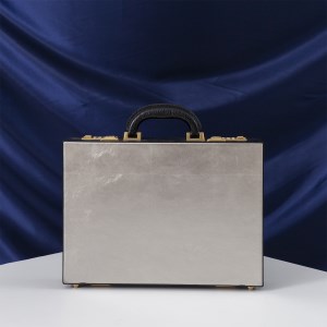 豊岡鞄　プラチナ箔革A4スリムアタッシュ