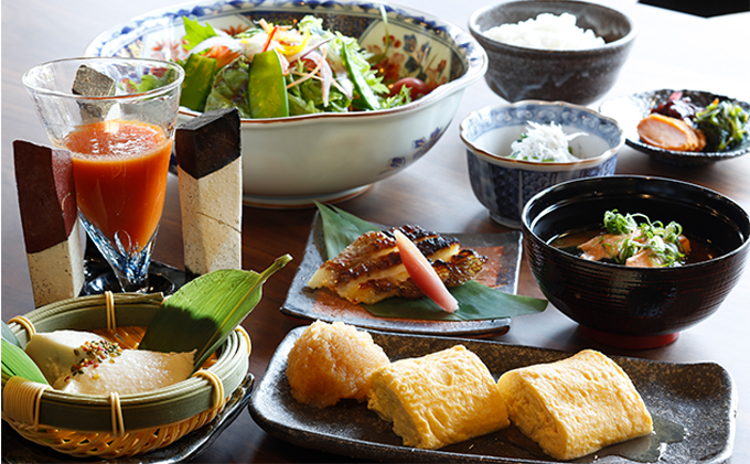 古民家旅館『Kariya Ryokan Q』1泊2食付き【離れ「躑躅」】ペア宿泊券