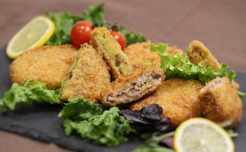 【総重量1.75kg 牛×鶏よくばりセット】黒田庄和牛コロッケ＆播州百日どりからあげ＆チキンカツ　11-38