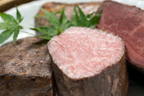 【幻の神戸ビーフ】ローストビーフ 黒田庄和牛 500g＋ソース付き　30-37