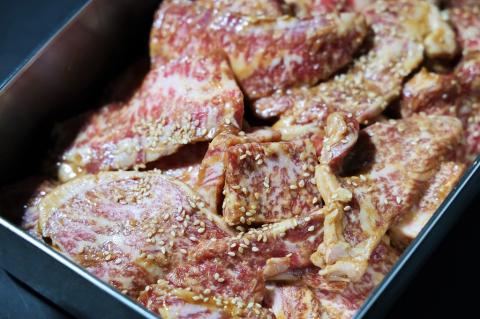 【神戸牛 牝】焼き肉用 味付け肉 3種 計300g（100g×3種） 川岸畜産　09-27