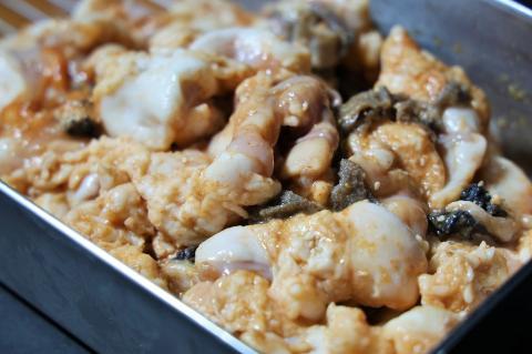 【神戸牛 牝】焼き肉用 味付け肉 3種 計300g（100g×3種） 川岸畜産　09-27