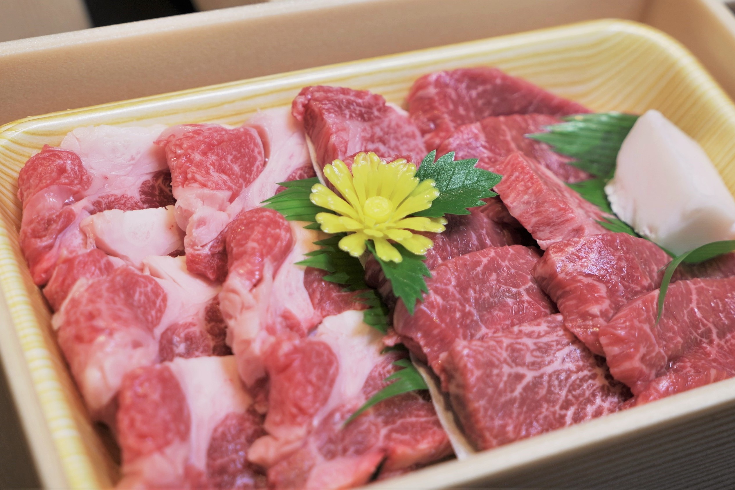 【和灯】「黒田庄和牛」焼肉用お届けセット（肩ロース・モモ肉 1kｇ）　60-8