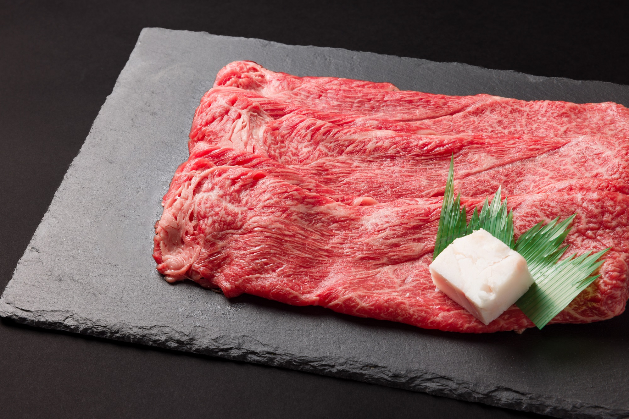 【幻の神戸ビーフ】【最短7営業日発送】黒田庄和牛 すき焼き用 モモ・ウデ特選 1ｋg　38-7