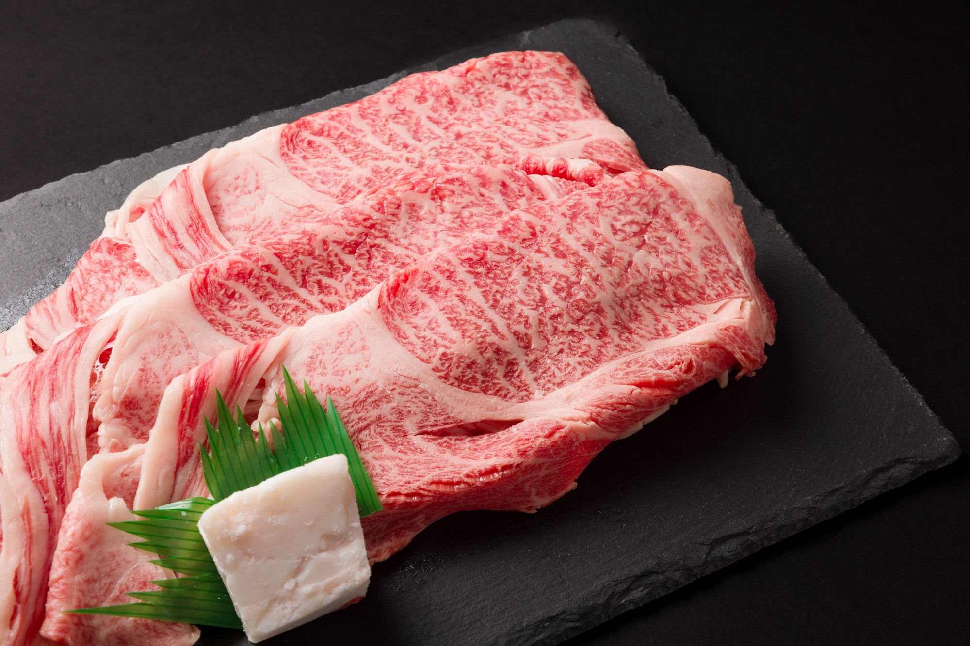 【幻の神戸ビーフ】【最短7営業日発送】黒田庄和牛 すき焼き 特選肩ロース 1ｋg （40-7）