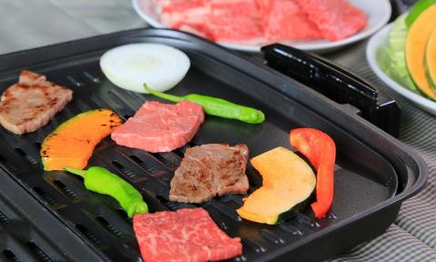 【幻の神戸ビーフ・けんしん亭】　「黒田庄和牛」ＢＢＱセット 肉500ｇ＋７色野菜 （44-44）