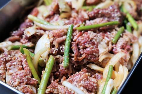 【神戸牛 牝】焼き肉用 味付け肉 3種 計300g（100g×3種） 川岸畜産　09-27