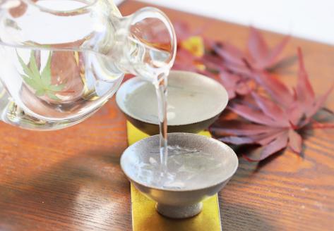 【人気の美酒】 豊盃 こぎん刺し模様（山田錦） 純米大吟醸 1,800ml　27-1