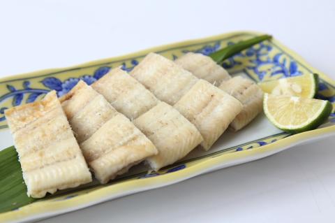 【うなぎ 白焼き】活うなぎ 1尾/愛知・一色産150g 魚プロ集団が最新ロースト機で手掛ける自信作！ （11-54）