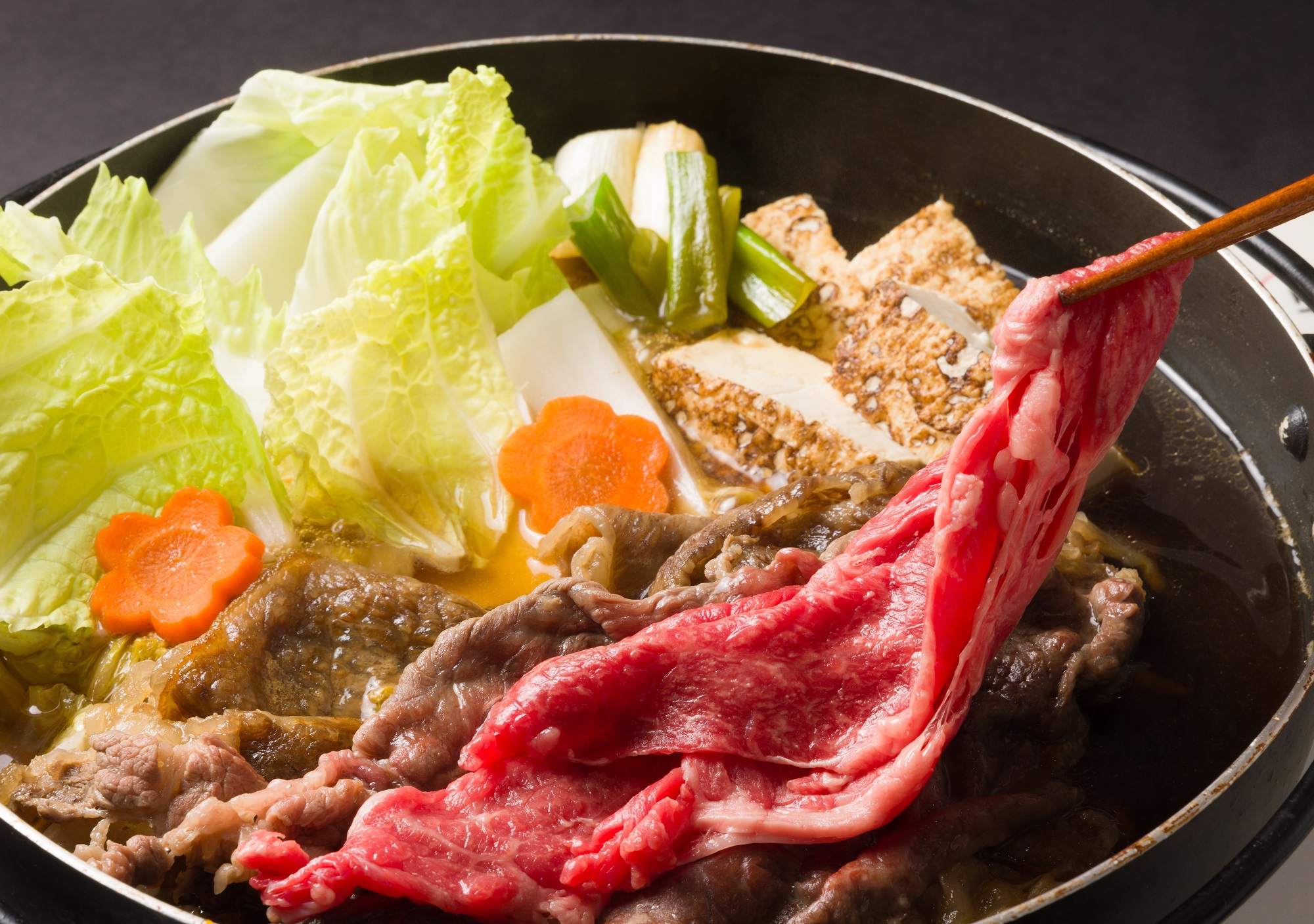 【幻の神戸ビーフ】【最短7営業日発送】黒田庄和牛 すき焼き用 モモ・ウデ特選 400g　（15-2）