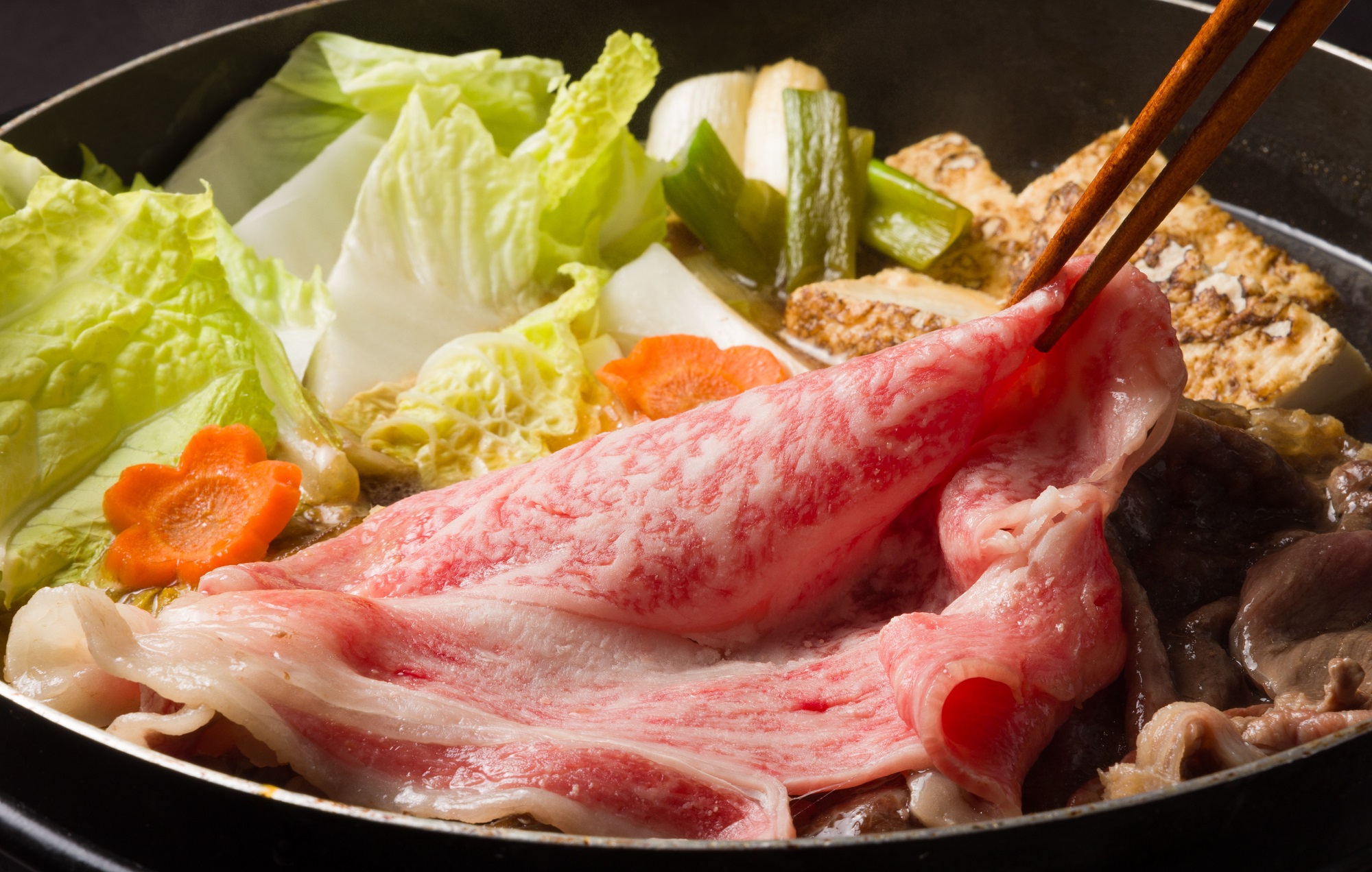 【幻の神戸ビーフ】【最短7営業日発送】黒田庄和牛 すき焼き用 ロース 550g 30-8