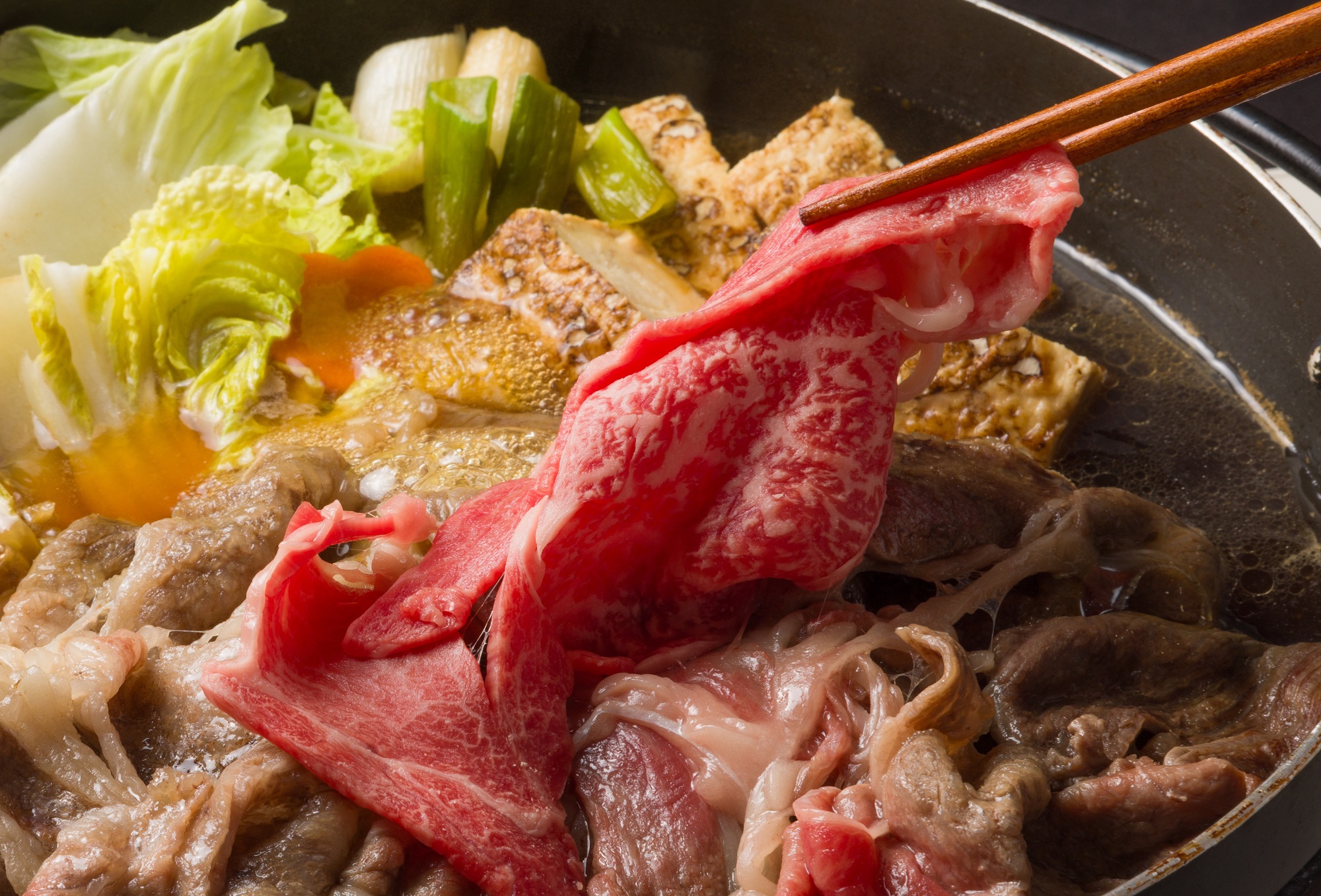 【幻の神戸ビーフ】【最短7営業日発送】黒田庄和牛 すき焼き 特選肩ロース 1ｋg （40-7）