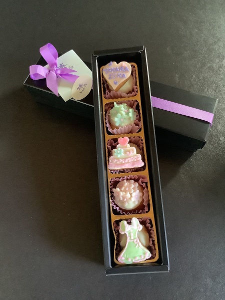 すみれ色の街からPetit５（プチ５）【ハートとドレス】