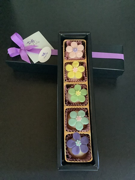 すみれ色の街からPetit５（プチ５）【大きなお花】