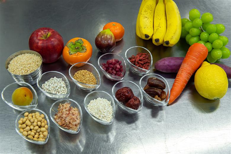 【紅酵母】輝く女性のためのベスト版　おなかの中から美を追求！