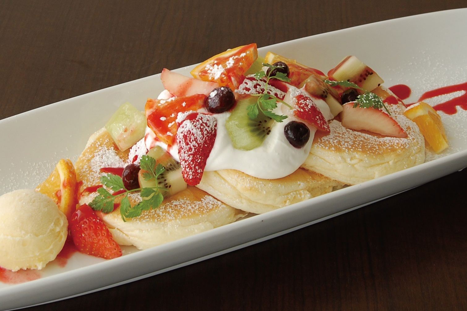 宝塚パンケーキセット（フルーツデコレパンケーキ＆コーヒー付き）