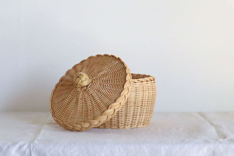 ふた付きのかご メリーゴーランド