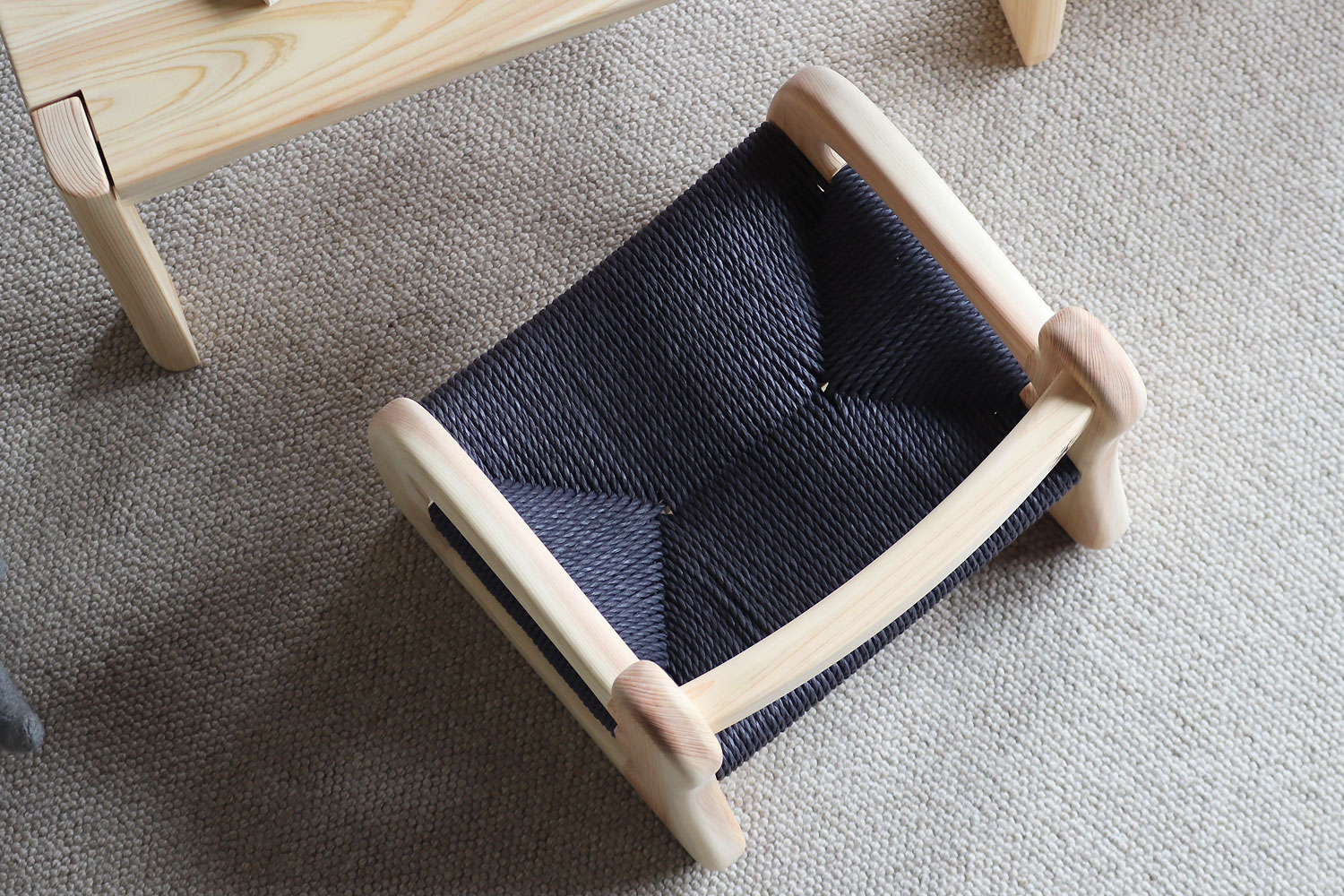 ファニファニの赤ちゃん椅子ami　特別仕様　座面ブラック