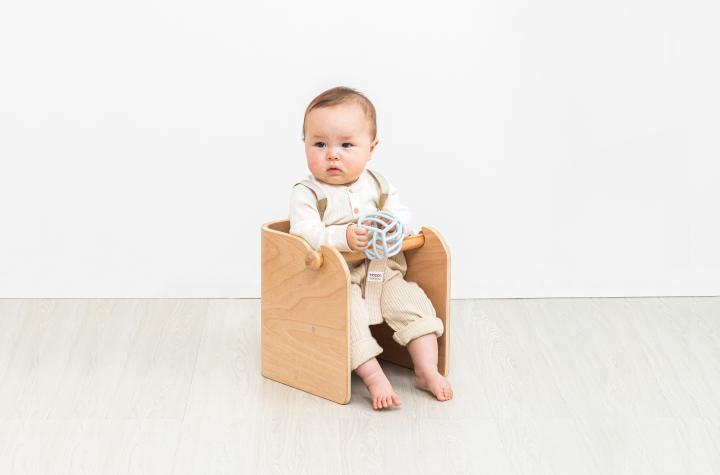 HOPPL（ホップル）　コロコロベビーチェア（ナチュラル）　チェアクッション（レッド）付き コロコロベビーチェア（ナチュラル）・チェアクッション（レッド）