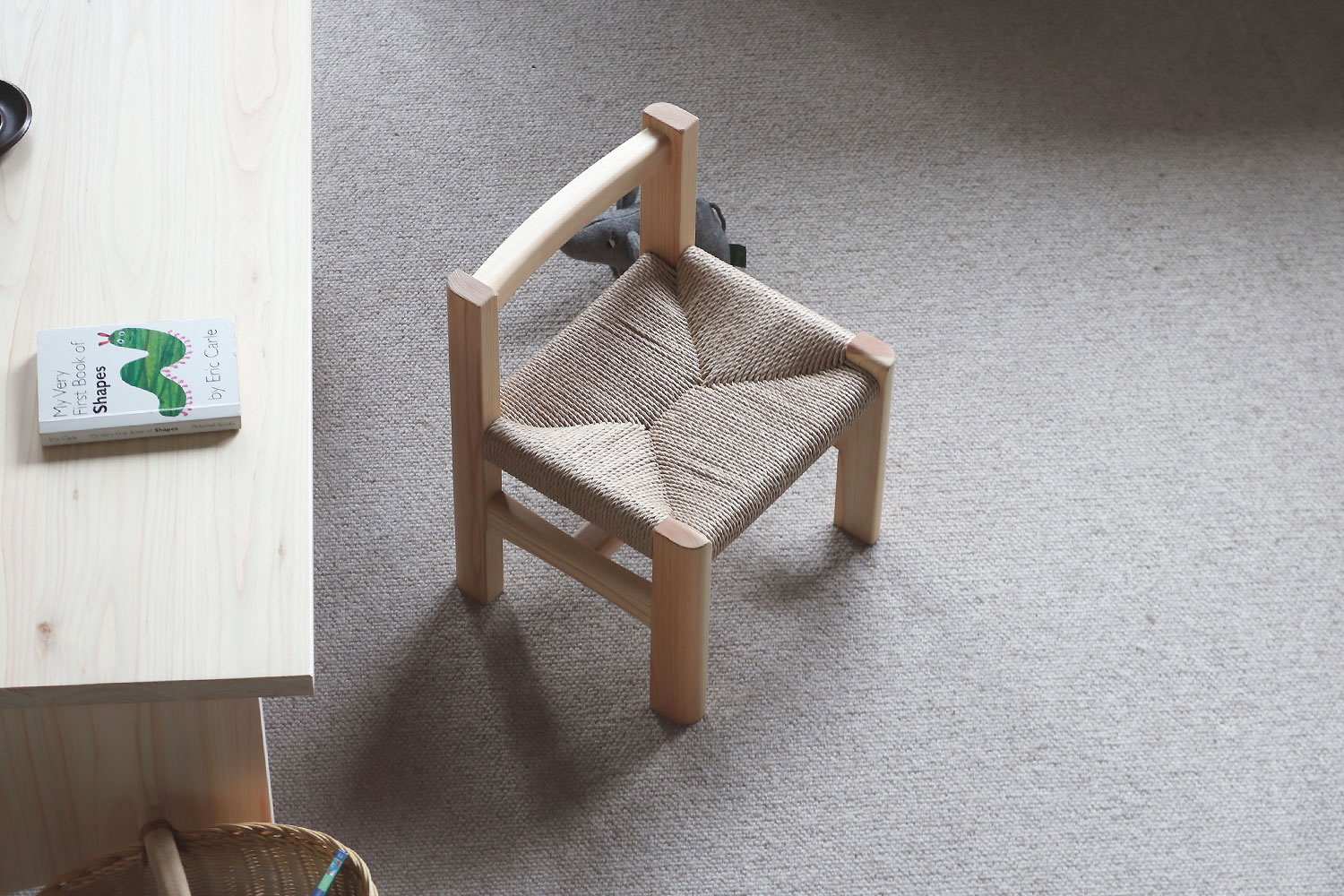 ファニファニの国産ヒノキ　子供イスと机　sol&will