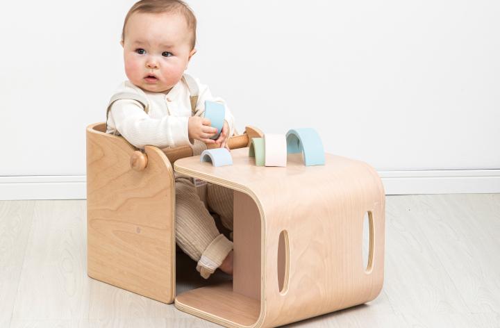 HOPPL（ホップル）　コロコロベビーチェア（ホワイト）　チェアクッション（レッド）付き コロコロベビーチェア（ホワイト）・チェアクッション（レッド）