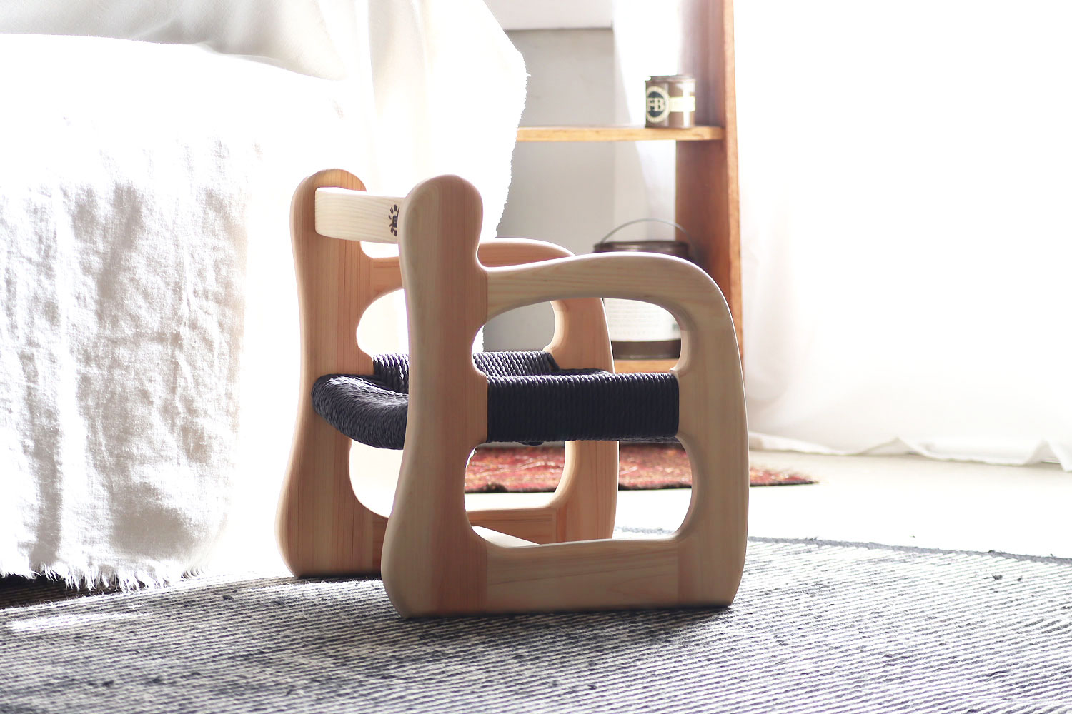 ファニファニの赤ちゃん椅子ami　特別仕様　座面ブラック