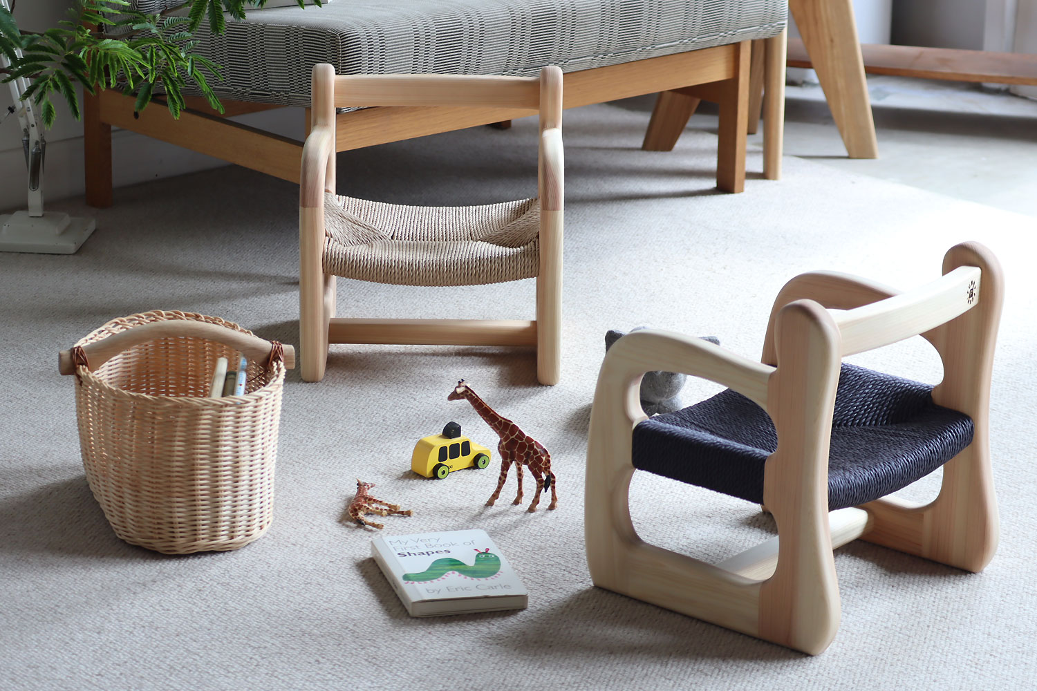 ファニファニの赤ちゃん椅子ami　特別仕様　座面ブラック