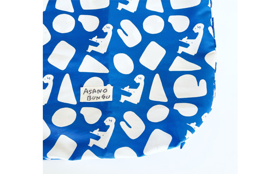 寺田マユミデザイン　オリジナルテキスタイル柄の撥水エコバッグ KWNA007