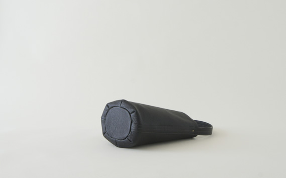 purr（パー） three | SMALL onehandle bag(black) KWNAW007