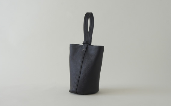 purr（パー） three | SMALL onehandle bag(black) KWNAW007