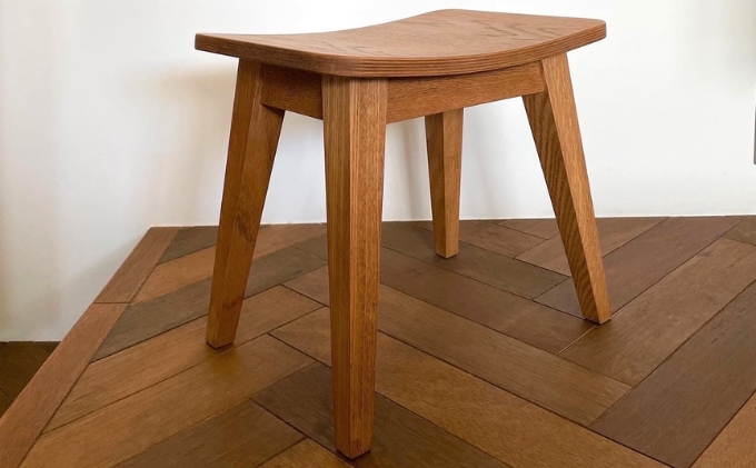 チャイルド スツール インテリア 家具 木製 いす チェアー オーク 化粧ベニヤオーク材 一級家具製作技能士 職人 精度の高い技術 洗練 デザイン