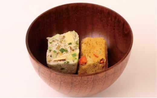 みそ汁 『しあわせいっぱい』 フリーズドライおみそ汁 ごぼうがいっぱい入った豚汁 10食 味噌汁 豚汁 ごぼう 厳選 野菜 豚肉 弁当 ギフト 三田市 兵庫県 [3d28bae190050]