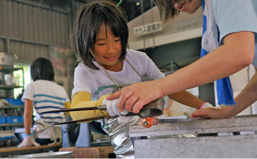 【ふるさと納税】三田市ガラス工芸館利用券 3000円分 体験チケット ガラス創作 1日体験 ギフト お祝い 贈答品 中元 歳暮 数量限定 期間限定 人気 ふるさと納税 ふるさと 人気 おすすめ 送料無料 兵庫県 三田市 [3d28bae340000]