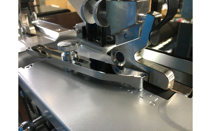 NP-S7　レザークラフト用皮漉機　カーボン調　規