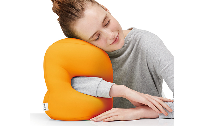 【MOGU-モグ‐】ホールピロー（オレンジ）＆ポータブルホールピロー（ライトグリーン）〔 クッション ビーズクッション まくら 枕 寝室まくら〕