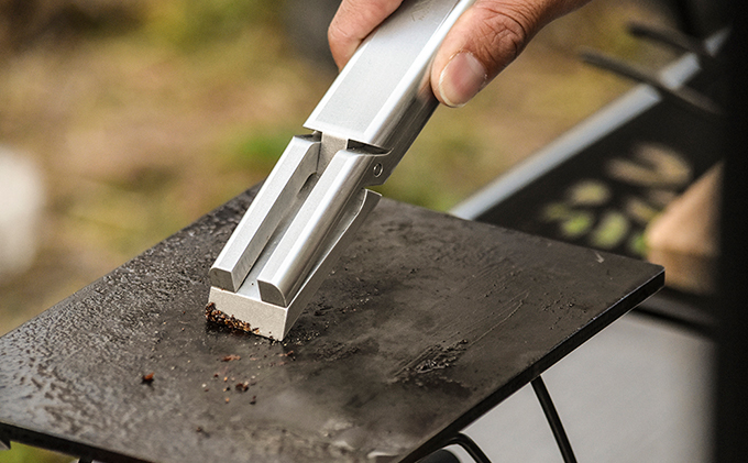 ジュラルミンを削り出し！2つの機能を備えた 鉄板ハンドル[ アウトドア キャンプ バーベキュー BBQ ]