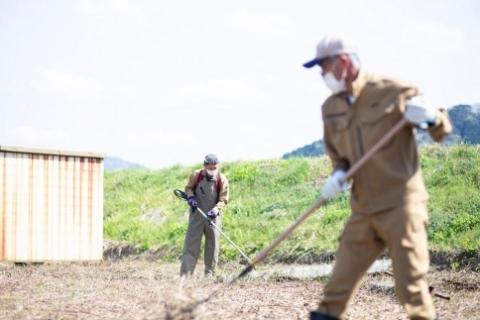 草刈り代行作業（351平方メートル～400平方メートル）