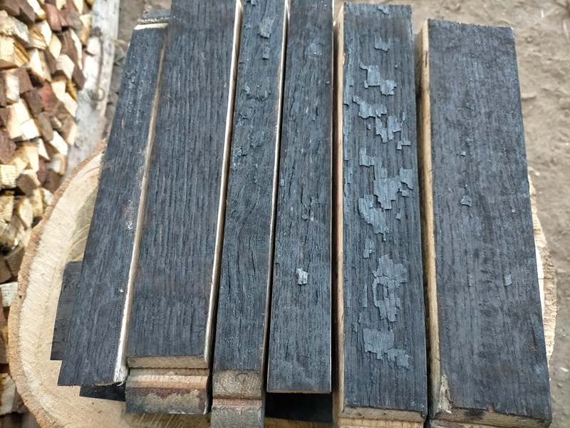 オーク材の樽薪 箱込25kg（内容量約24kg） ホワイトオークの洋酒樽から生まれた樽薪