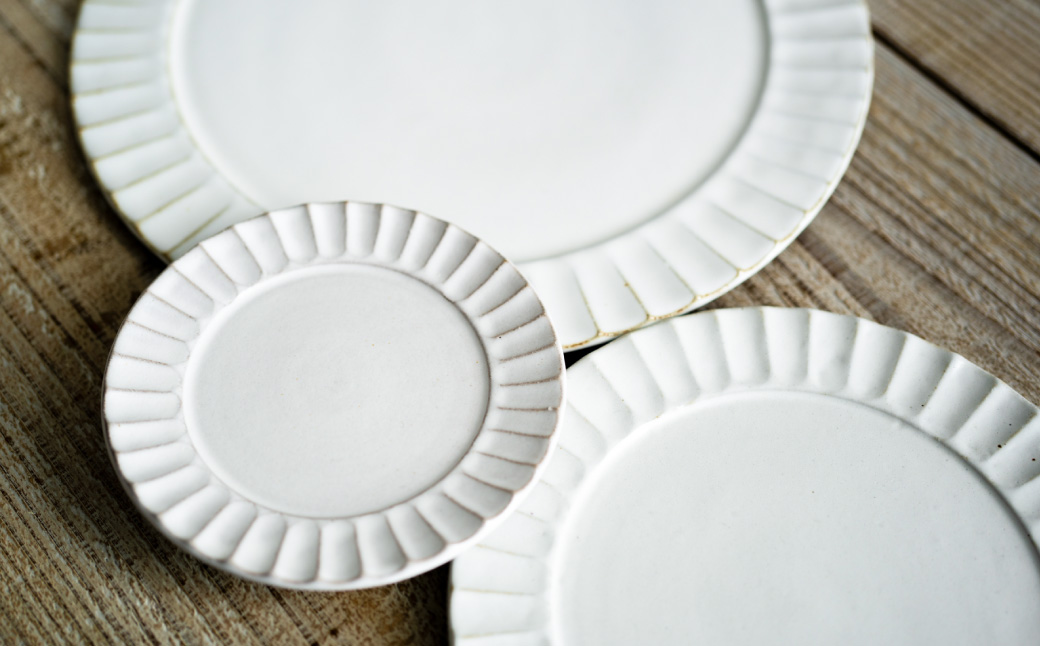 TANBASTYLE リムプレートセット（白）） S・M・L 3枚セット 日本六古窯 丹波焼 立杭焼 人気食器 ワンプレート 大皿 パスタ皿 カレー皿 オムライス パスタプレート 高級 レストランの食器 ホテル食器 おしゃれ おすすめ シンプル 電子レンジ対応 食洗器対応 丹波スタイル