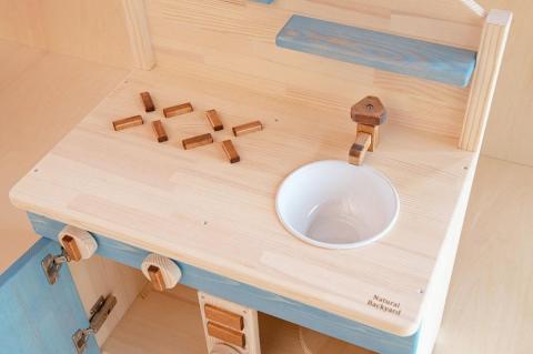 オーダーメイドで色が選べる！本格的でおしゃれな木製ままごとキッチン