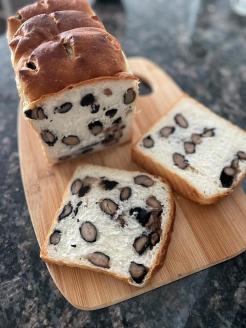 丹波篠山ふわもち山の芋の黒豆食パン2斤