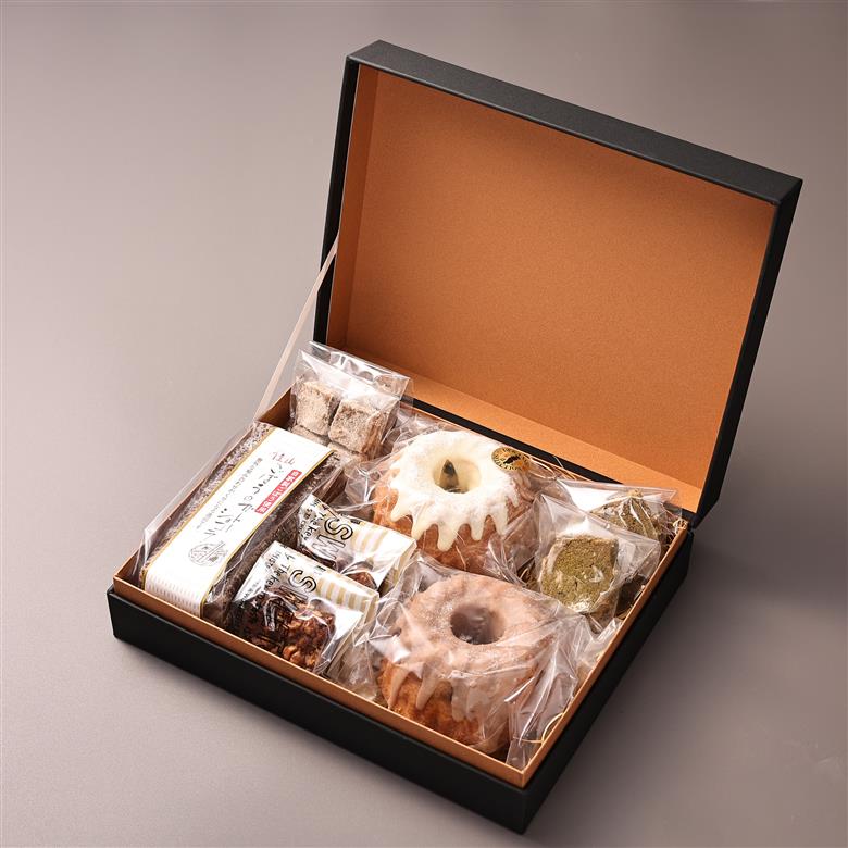 丹波の恵み　焼き菓子詰め合わせ（大) 6種9個 丹波篠山産黒豆のクグロフ・丹波栗のクグロフ・丹波篠山産山椒とクルミのブラウニー・住山ごぼうのガトーショコラ・丹波黒豆きな粉ネージュ・丹波茶のクッキー