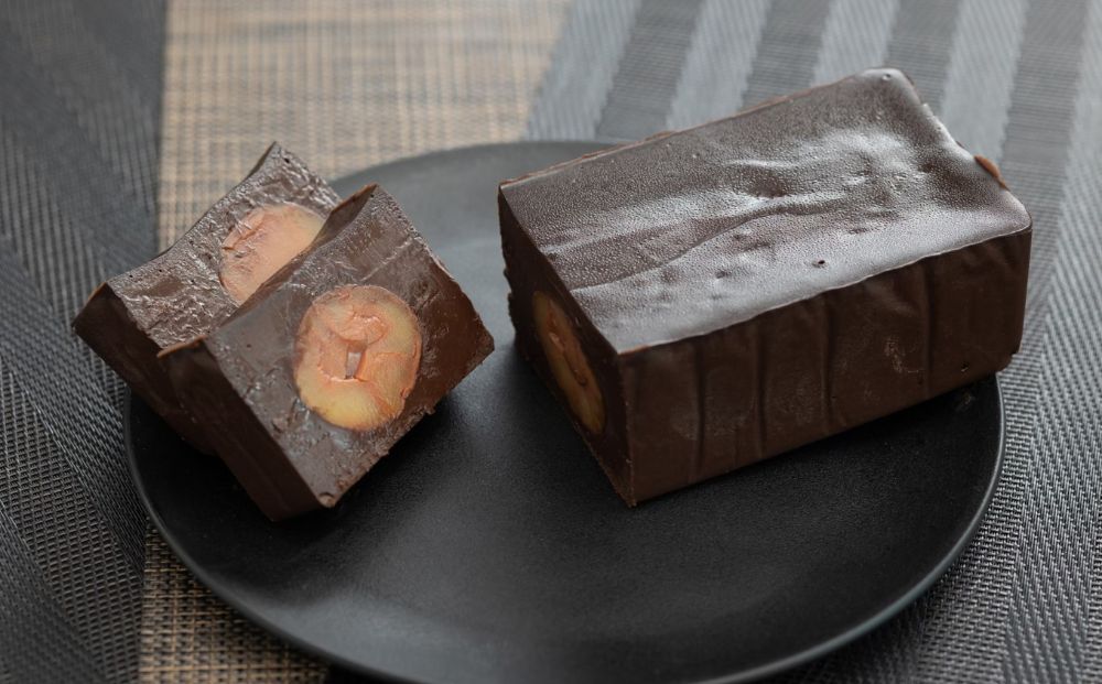 ユキオカのショコラテリーヌ丹波栗【赤ピンク系】