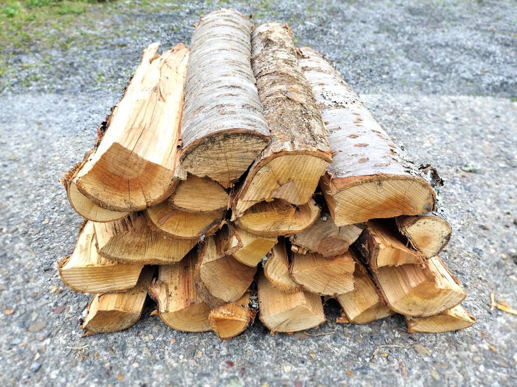 【2025年10月以降の発送】贅沢な大人時間に、香り立つ桜薪40cm 20kg