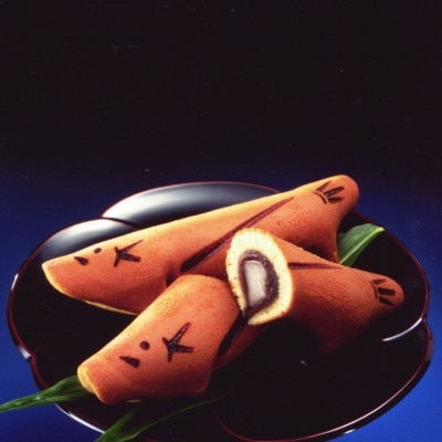 【銘菓撰B】こだわりの素材で作り上げる登録商標「鮎のささやき」と極上栗ケーキ「栗宝寿」の詰合せ