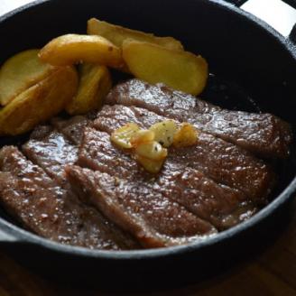 神戸牛　赤身ステーキ　4枚合計550g【配送不可地域：離島】