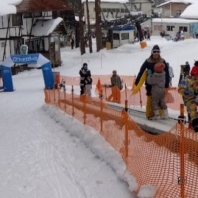 ハイパーボウル東鉢スキー場NO.3★ファミリーリフト券【大人1日券2枚+小学生1日券2枚】