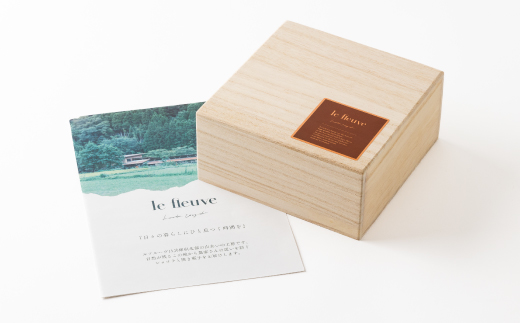 カカオのホワイトチーズケーキ(桐箱入り)【配送不可地域：離島】