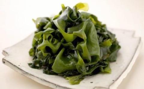 【山田海産物】肉厚塩蔵わかめ550g×4袋入り